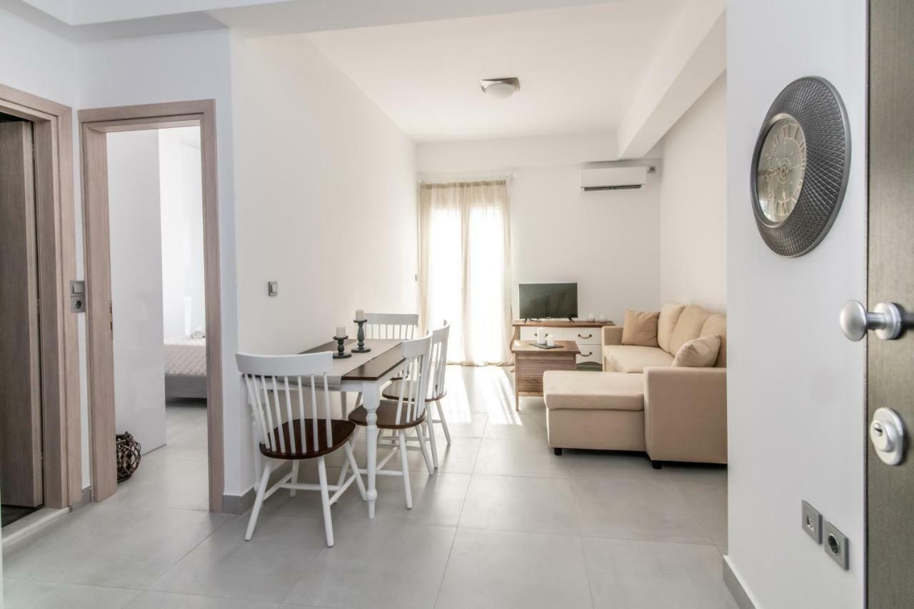 Lux 'N Comfort Apartments Tínos エクステリア 写真