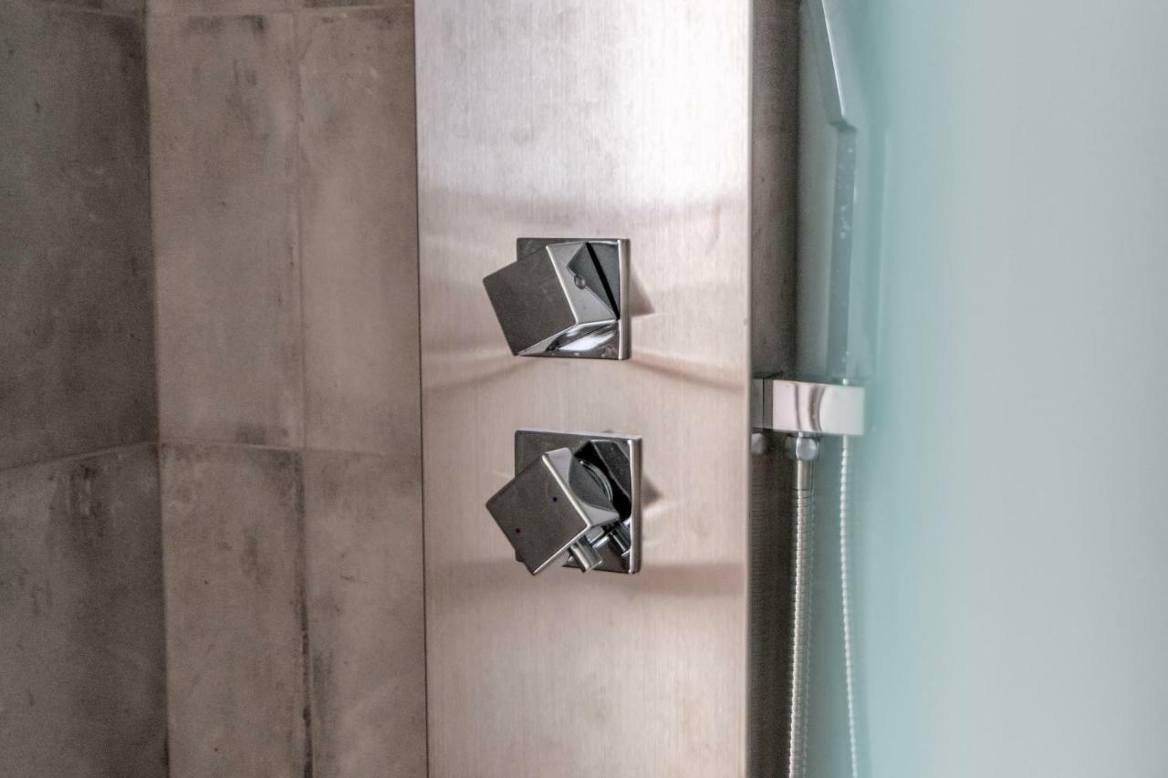 Lux 'N Comfort Apartments Tínos エクステリア 写真